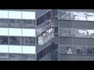 High Rollers: 4 Vegas Window Washers Rescued