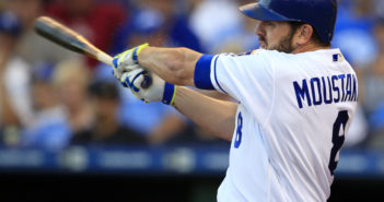 Royals rout Tigers 16-4