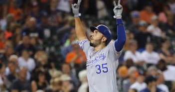 Hosmer’s 5 hits, slam help Royals top Tigers, win 8th in row