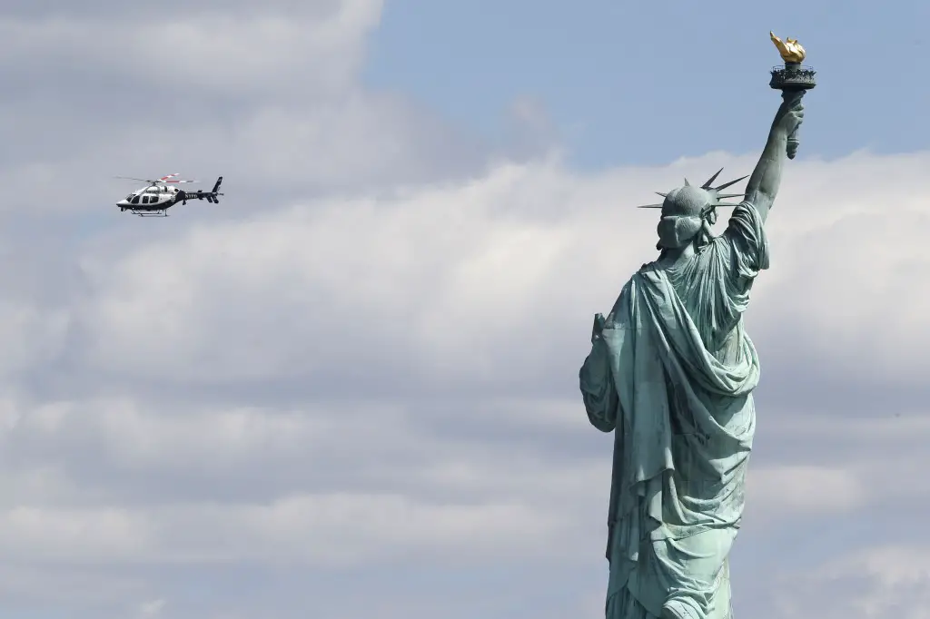 Bomb scare at Statue of Liberty News Radio KMAN