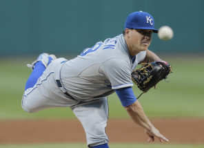 Kansas City Royals starting pitcher Kris Medlen throws during the first inning of a baseball game against the Cleveland Indians, Tuesday, Sept. 15, 2015, in Cleveland. (AP Photo/Tony Dejak)