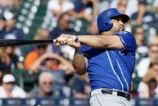Kansas City Royals' Kendrys Morales (25) hits a solo home run, his third home run of a baseball game, against the Detroit Tigers during the eighth inning at Comerica Park Sunday, Sept. 20, 2015, in Detroit. (AP Photo/Duane Burleson)