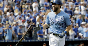 Royals offer Eric Hosmer largest contract in franchise history