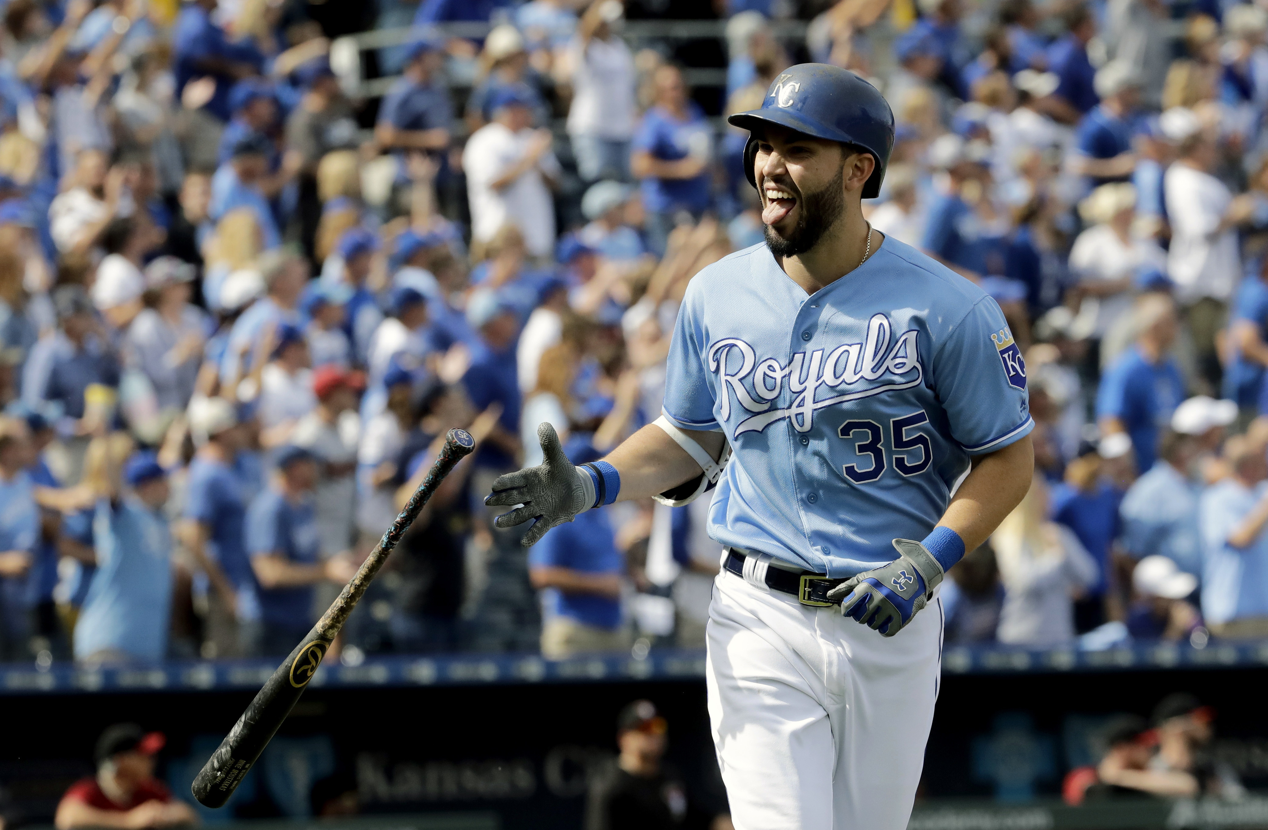 Royals offer Eric Hosmer largest contract in franchise history – News Radio  KMAN