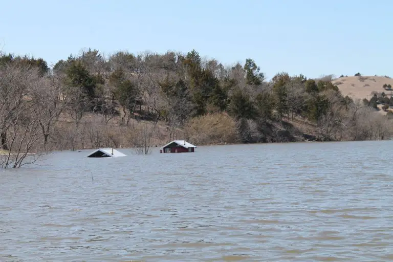 Tuttle Creek Lake continues to see high waters, flooded roads nearby
