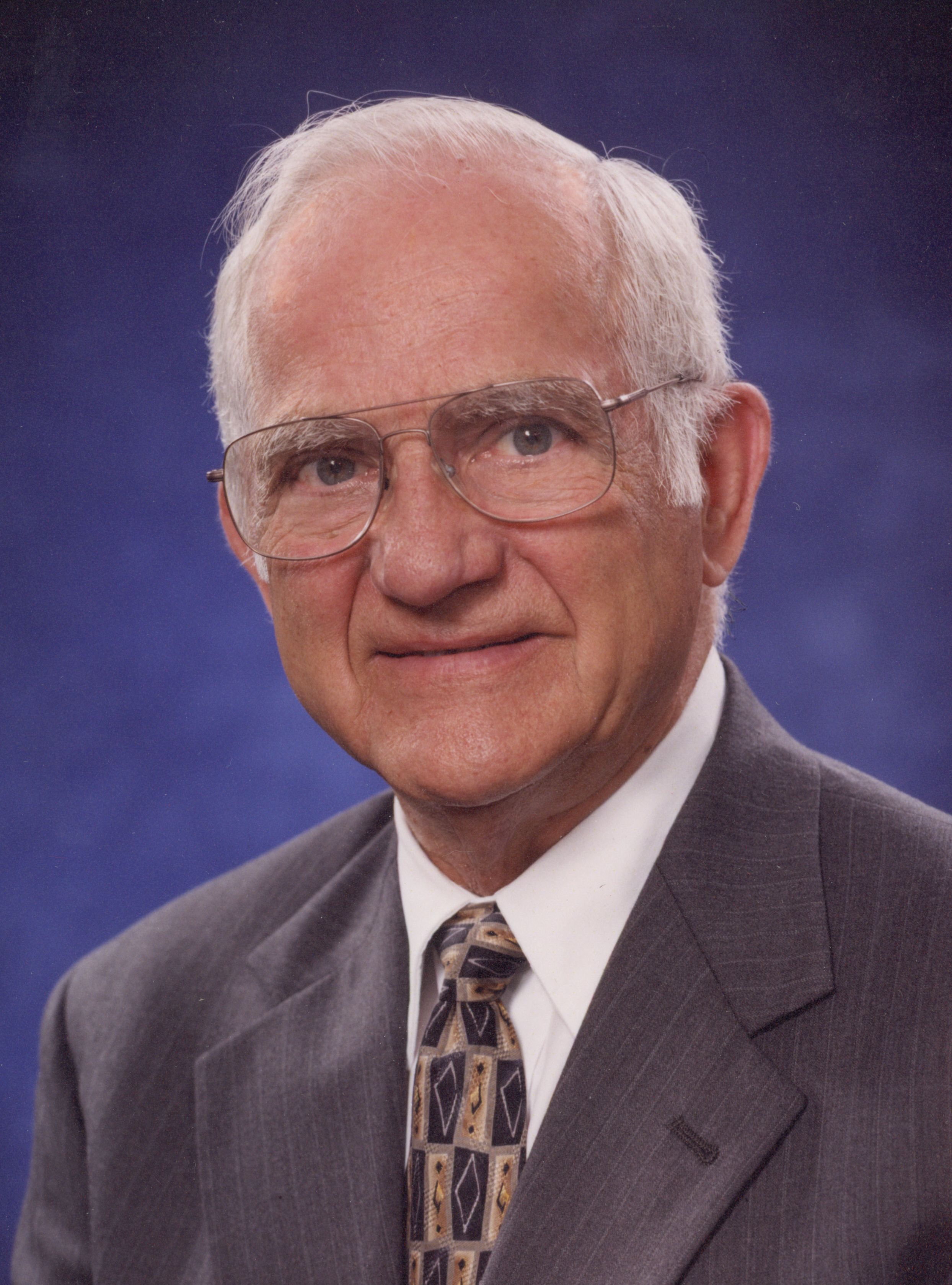 ROBERTS, TOM OBIT PHOTO News Radio KMAN