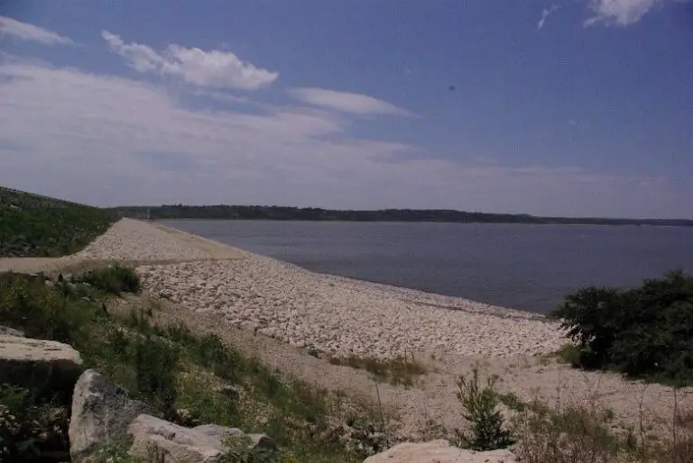 Tuttle Creek Lake levels reaching historic lows 101.5 KRock