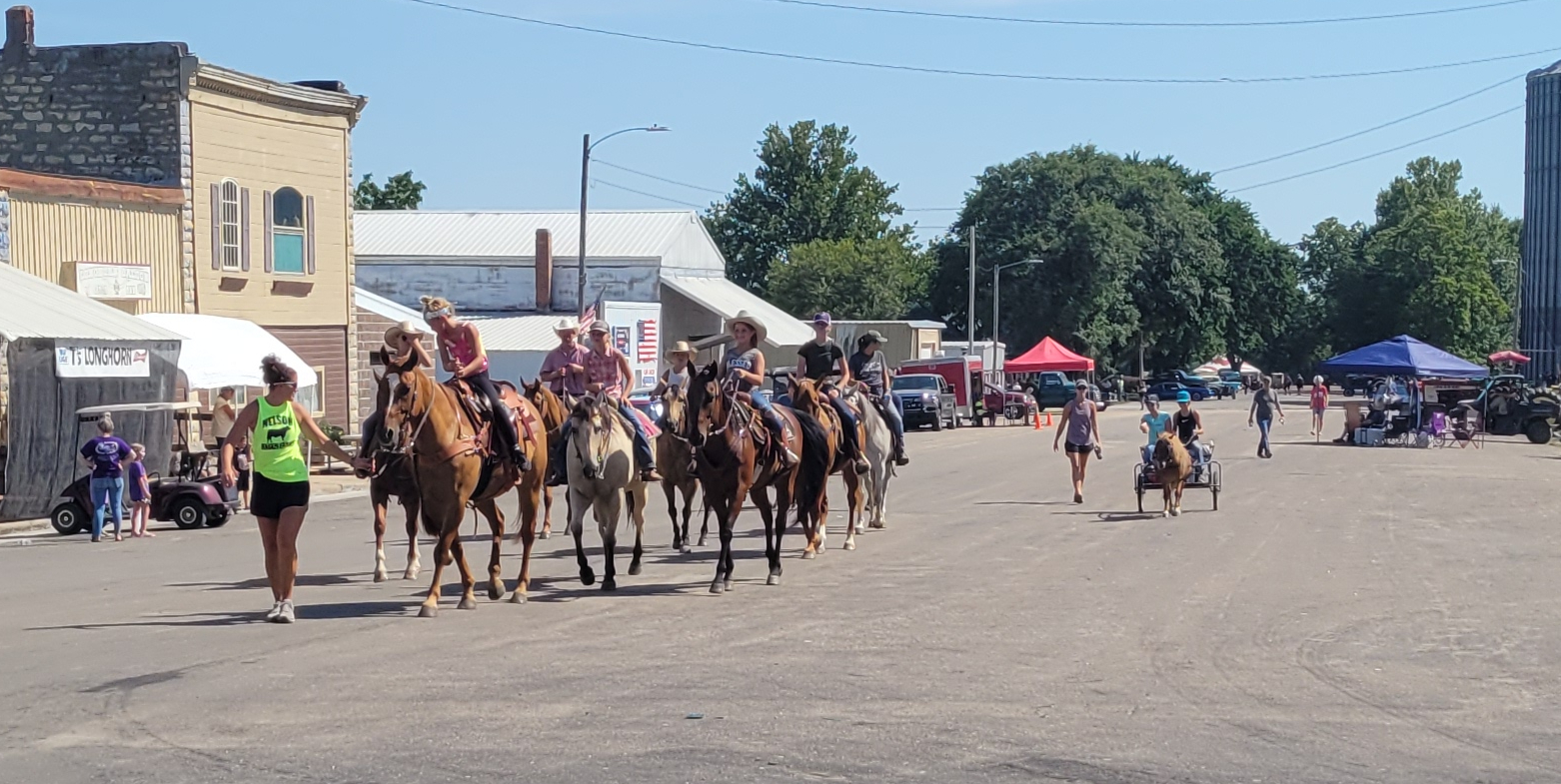 Leonardville Parade Horses 1 News Radio KMAN
