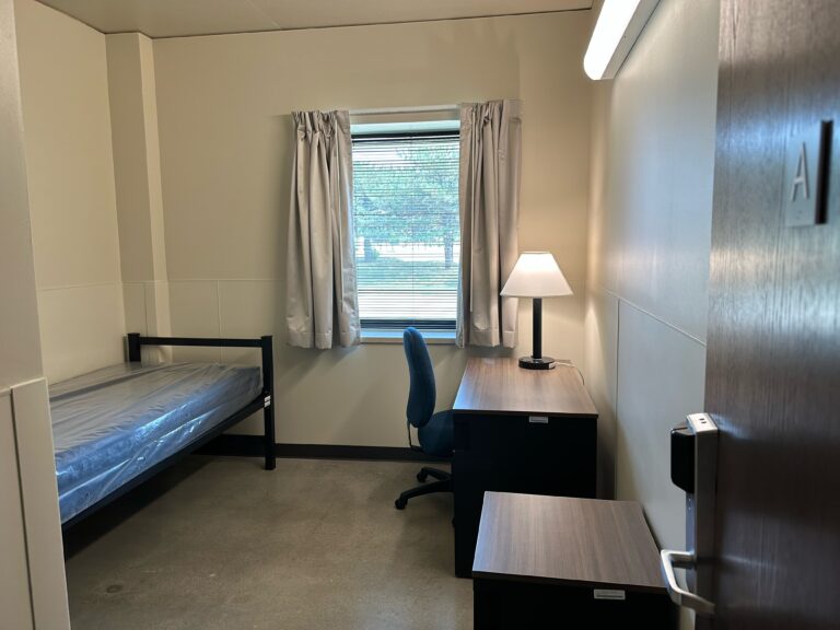 Fort Riley Jail Moran, Wormuth visit Fort Riley, inspect facilities - News Radio KMAN