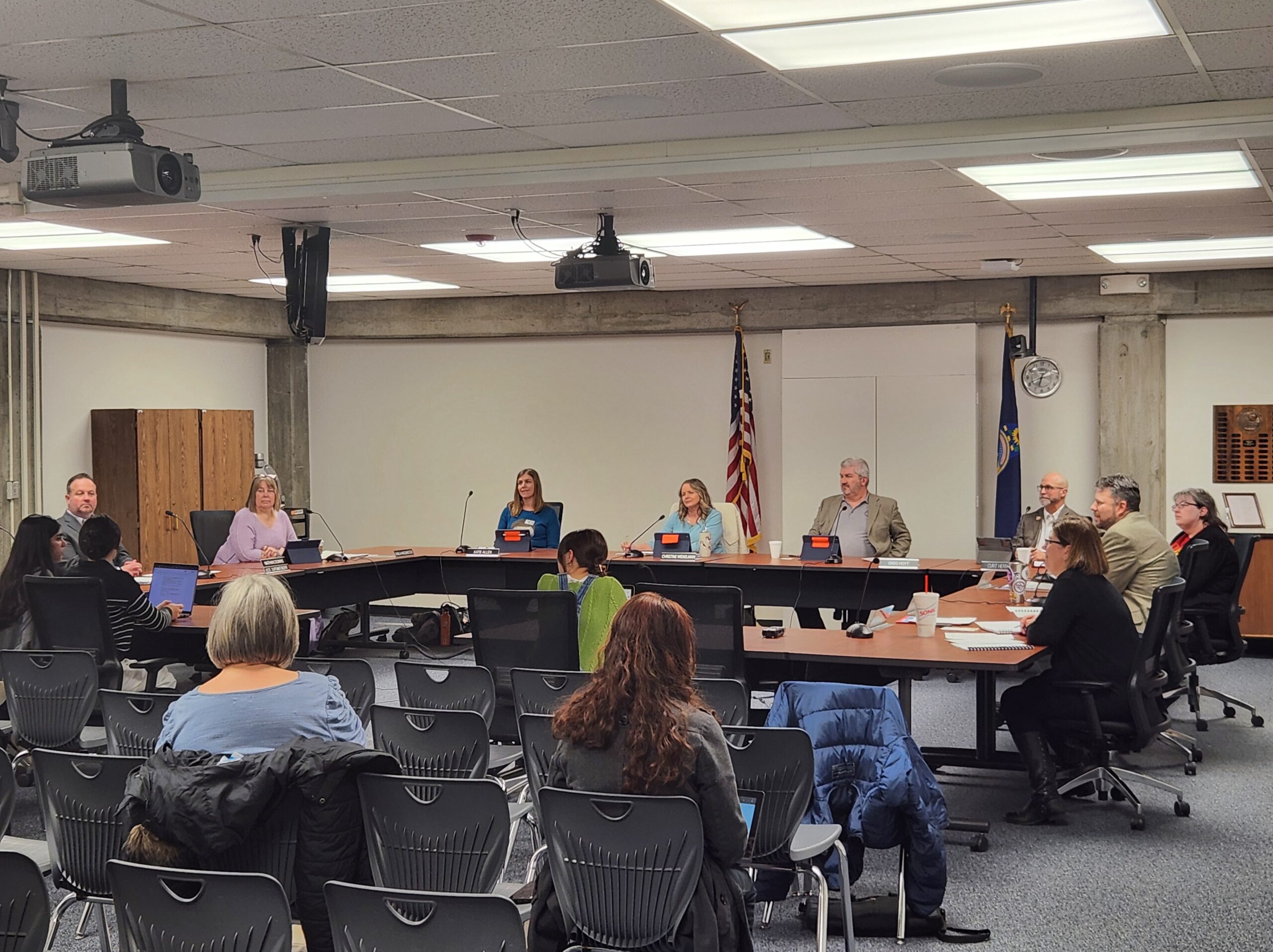 School district USD 383 approves purchase of new iPads for classroom technology use