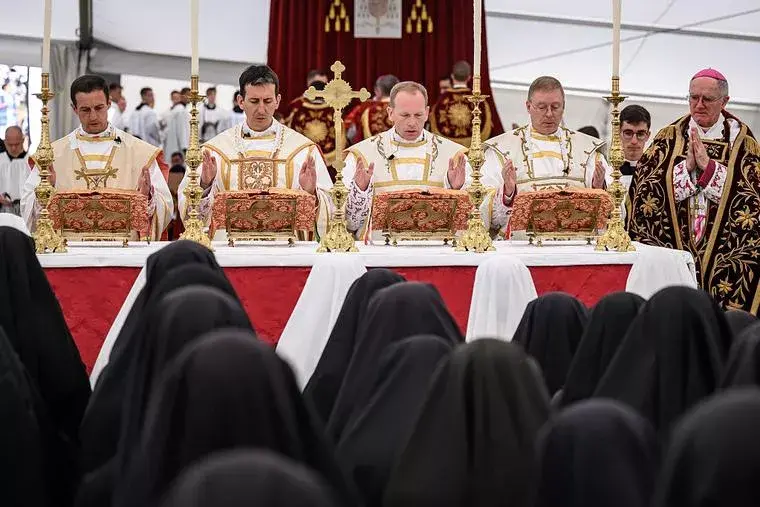 SSPX defies pope, faces possible excommunication with schismatic consecration
